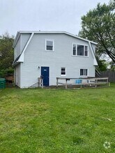 Building Photo - 1125 W Shore Rd