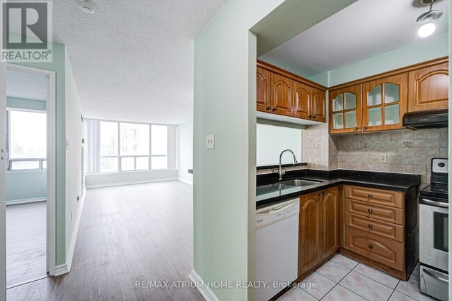 Photo du bâtiment - 1417-3050-3050 Ellesmere Rd