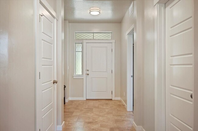 Foto del edificio - 1696 W Wood Chip St