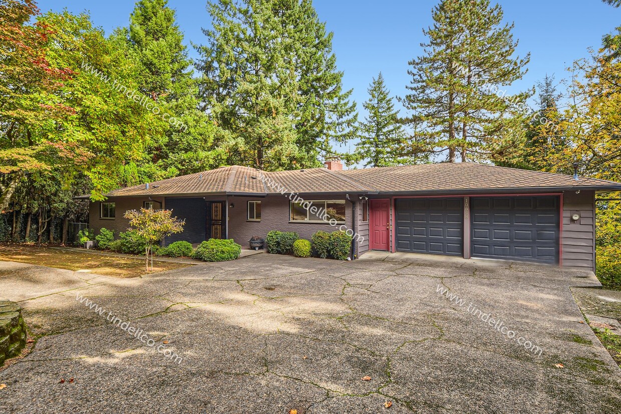 Primary Photo - Charming SW Portland Home with Unmatched C...