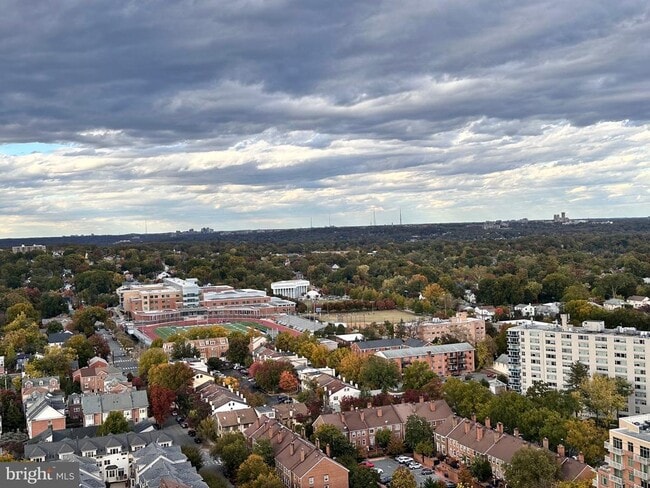 Building Photo - 900 N Stafford St
