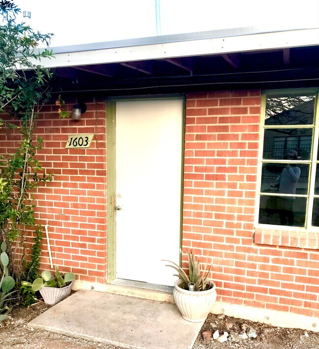 Foto del edificio - 1603 E Mitchell St
