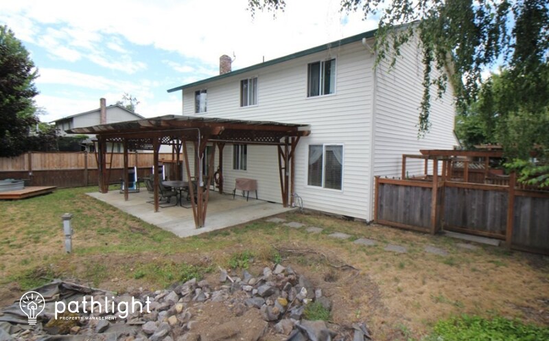 Building Photo - 15911 NE 1st Cir