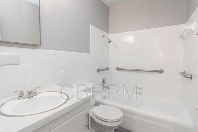 Building Photo - 1308 53rd St