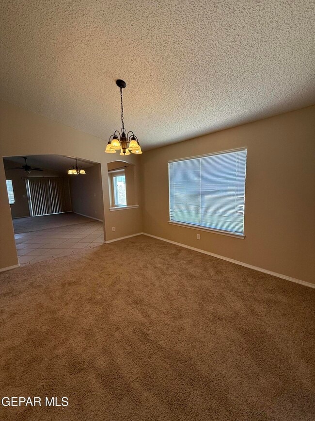 Building Photo - 732 Desert Sage Dr