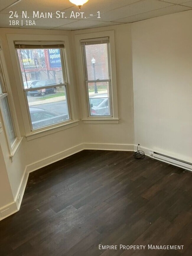 Foto del edificio - 1st Floor: 1 Bedroom/ 1 Bathroom Apartment...