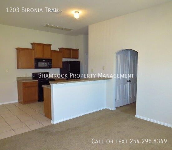 Building Photo - Great Location off Hwy 84