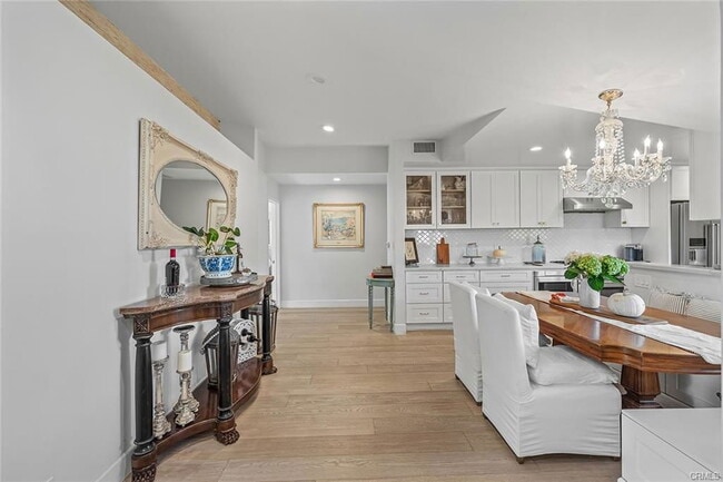 Building Photo - 950 Marvista Ave