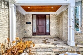 Building Photo - 503 Blenheim Cres
