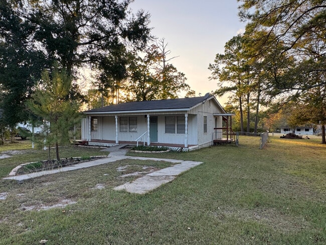 Building Photo - 203 Shelter Ln