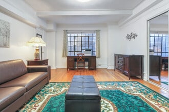 Building Photo - 10 Park Ave
