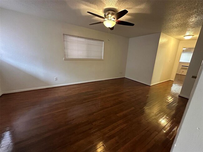 Foto del edificio - 4921 Crawford St