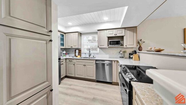 Building Photo - 925 Whelk Ct