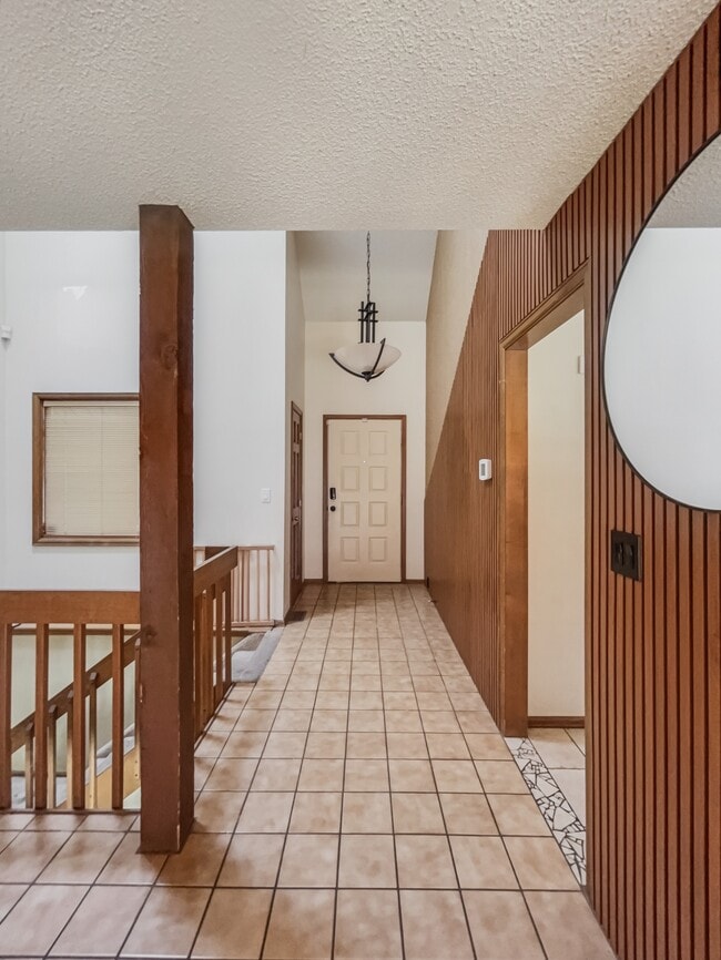 Foto del edificio - 450 Mesa Vista Ct