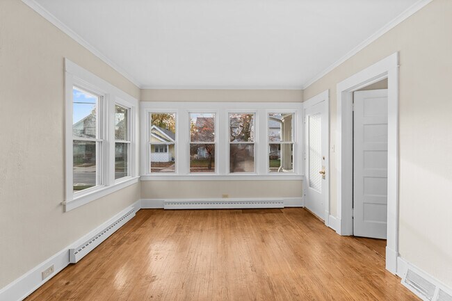 Foto del edificio - 1005 Woodsdale Ave