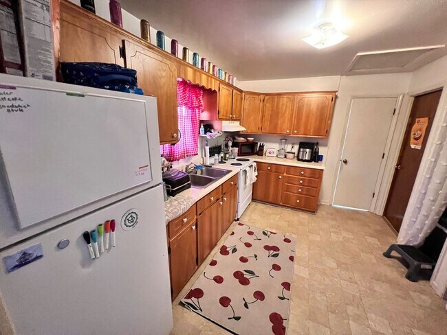 Foto del edificio - One Bedroom One Bath home available in bea...