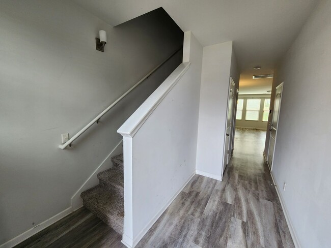 Foto del edificio - Beautiful Murfreesboro Townhome in EXCELLE...