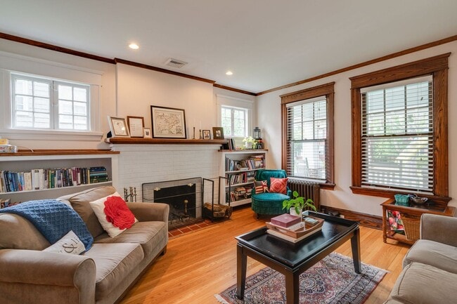 Building Photo - West Ghent