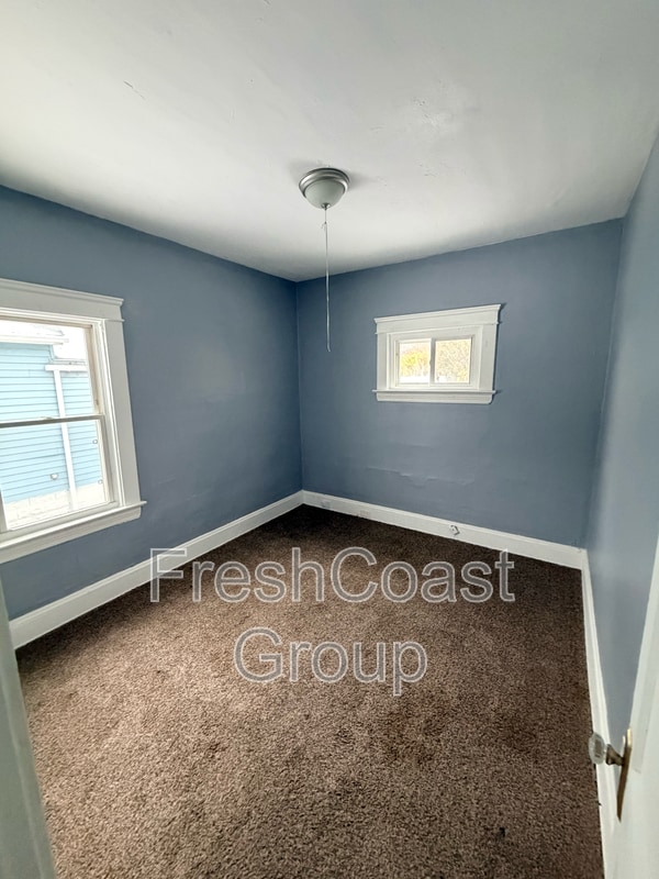 Foto del edificio - 3053 E 128th St