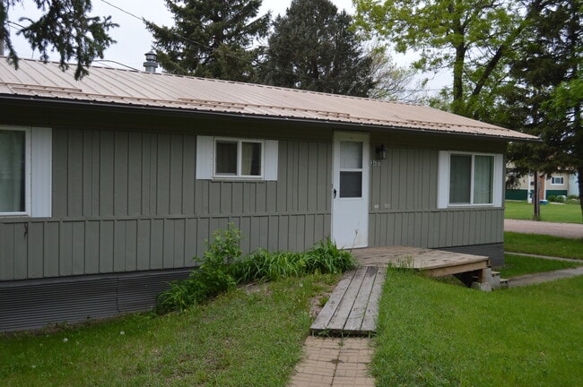 Building Photo - 3537 School Dr