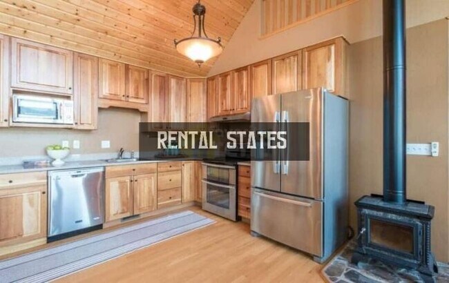 Building Photo - 4 bedroom in Sagle ID 83860