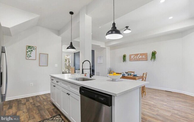 Foto del edificio - 2408 Liberty Heights Ave