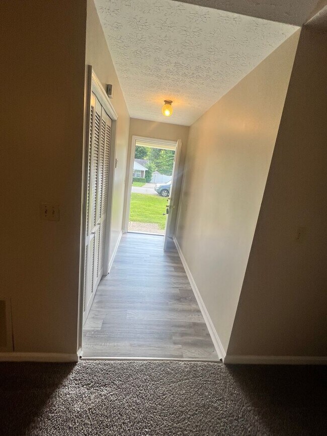 Foto del edificio - 8514 Roseborough Rd