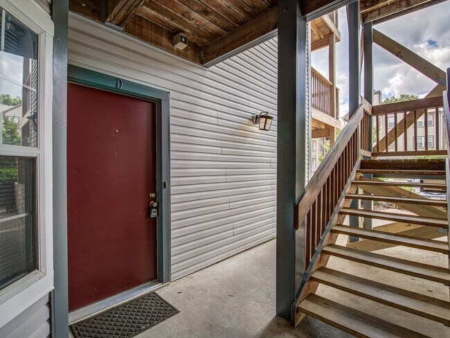 Building Photo - 6905 Victoria Dr