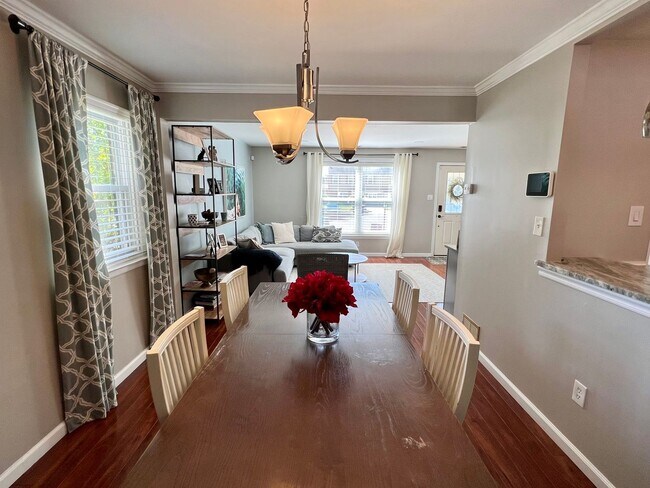 Foto del edificio - Beautiful 3-Bedroom Townhome on a Cul-De-Sac in Bensalem! Available January 2026!