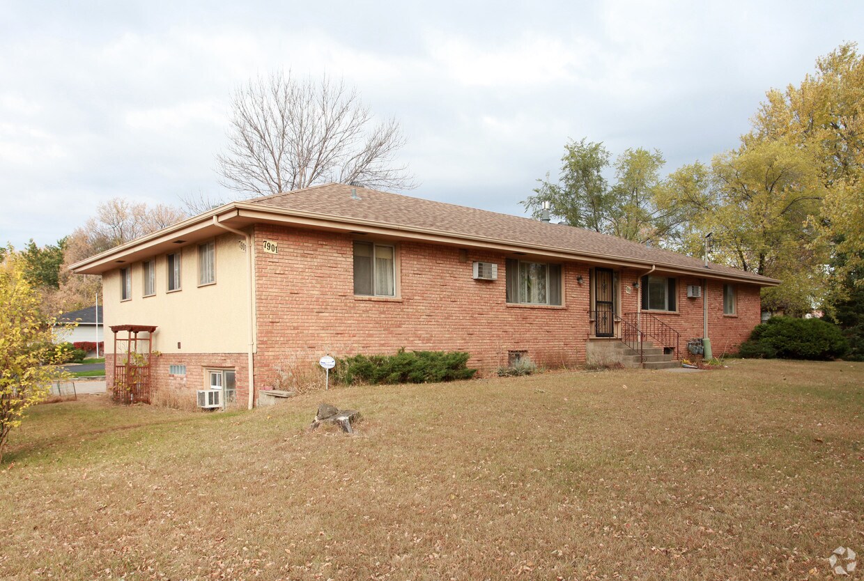 Primary Photo - 7901 Zane Ave N
