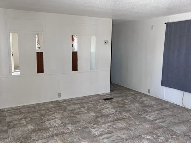 Building Photo - 2 BR 1BA Manufactured home, Near Rotary Park, Colorado River, marina area