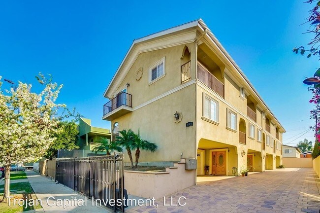 Building Photo - 3 br, 3 bath House - 1514 w. 207th street #B