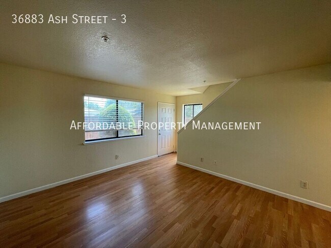 Foto del edificio - 36883 Ash St
