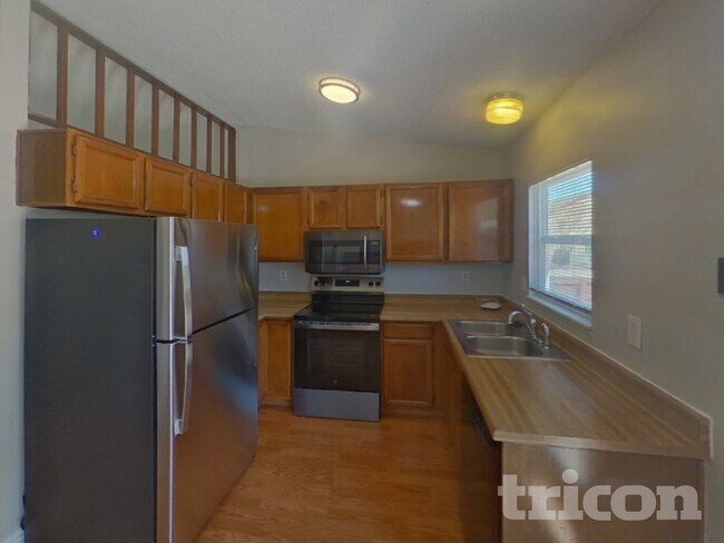 Foto del edificio - 722 Blossom Field Rd