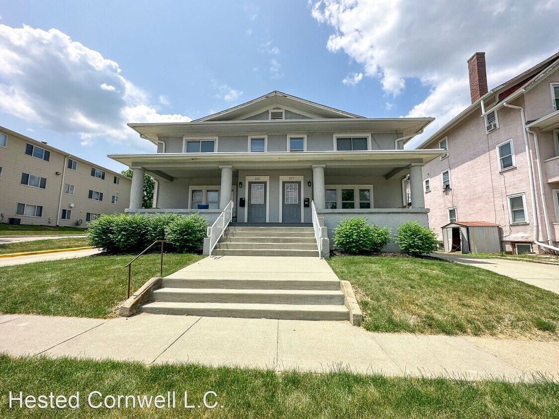 227 Sheldon Ave, Ames, IA 50014 House Rental in Ames, IA