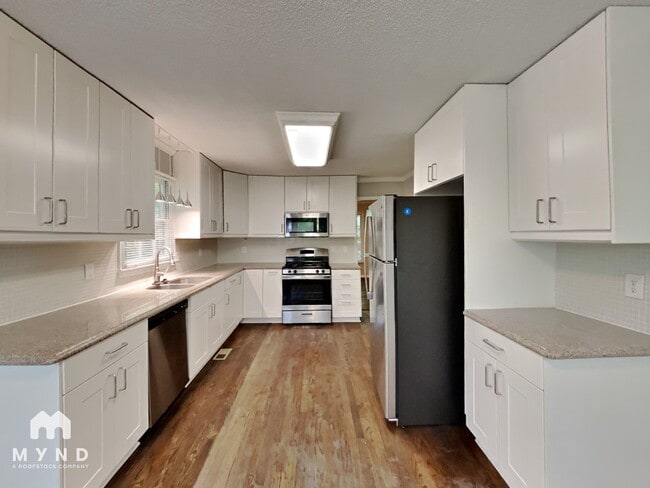 Foto del edificio - 2122 Yorkshire Ct