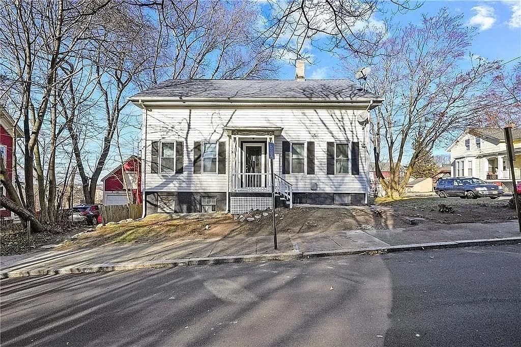 Primary Photo - 40 Jenkins St