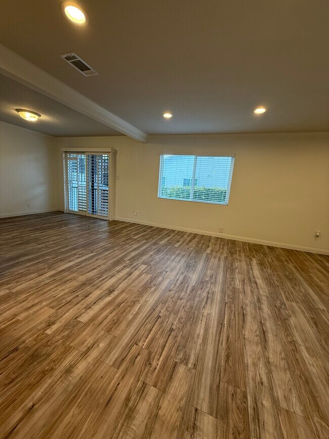 Foto del edificio - 3158 Juanita St