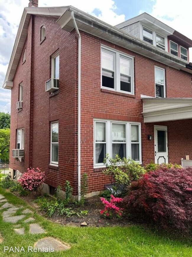 Building Photo - 3 br, 1.5 bath House - 1622 Gregg Street