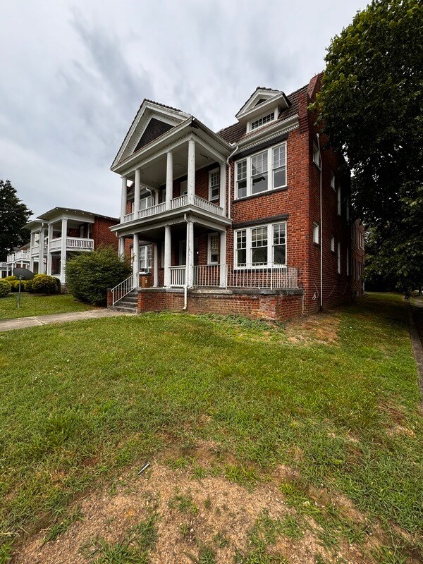 2424 Barton Ave Unit B, Richmond, VA 23222 Condo for Rent in Richmond