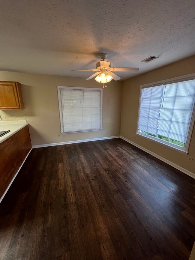 Building Photo - Conveniently Located 3-Bedroom Home Near Auburn University!