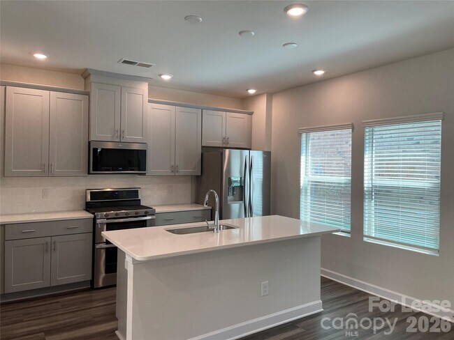 Foto del edificio - 3216 Lisburn St