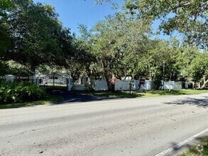Building Photo - 9450 SW 104th St