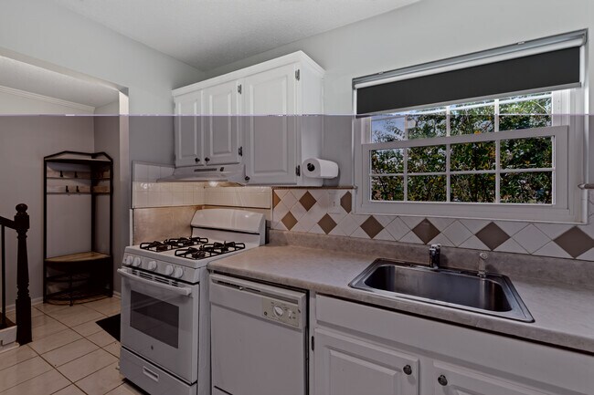 Foto del edificio - 5631 Kingsport Dr