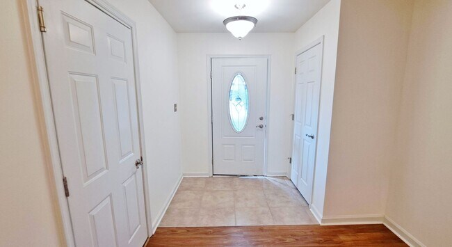 Foto del edificio - 3 Bed / 2-1/2 Bath Single Family Townhome with 1-Car Garage