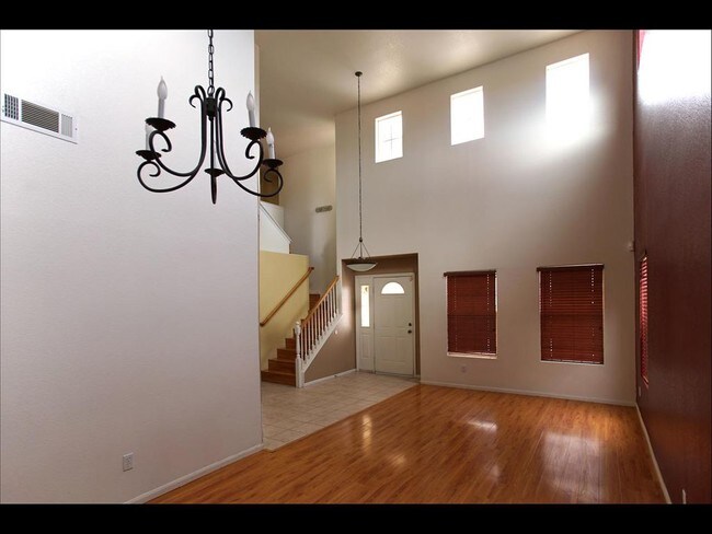 Building Photo - 12649 Water Lily Ln