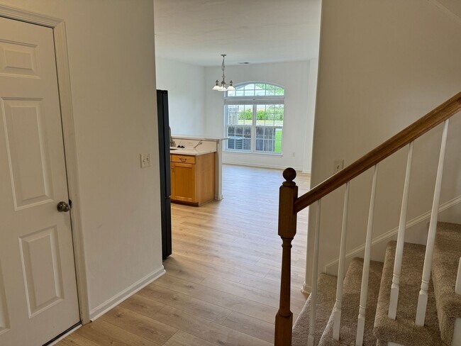 Building Photo - Large Three Bedroom Duplex_Kempsville Borough