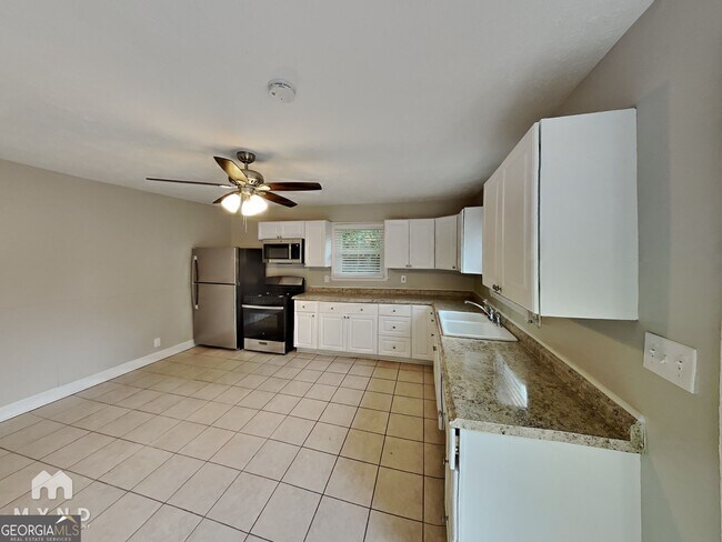 Building Photo - 3821 Rex Cir