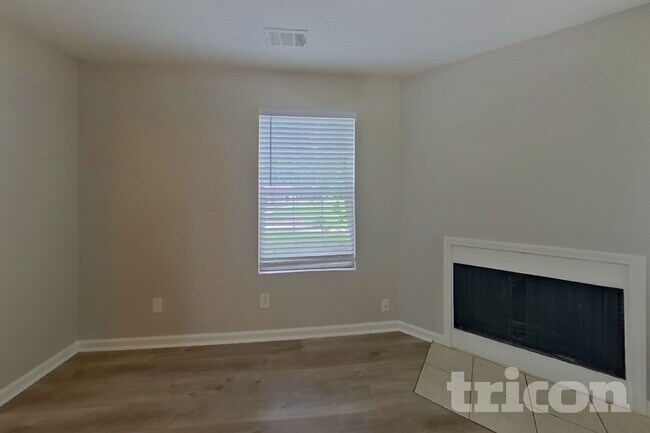 Foto del edificio - 7538 Fielder Rd