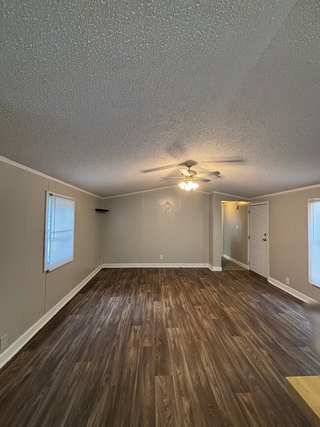 Building Photo - 8937 Briarwood Ave